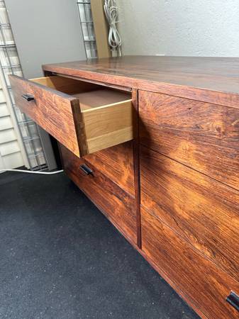 Vintage Mid Century Modern Rosewood Solid Wood Lowboy Credenza Dovetail 9-Drawer Console