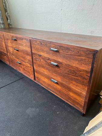 Vintage Mid Century Modern Rosewood Solid Wood Lowboy Credenza Dovetail 9-Drawer Console