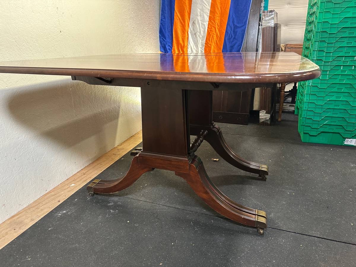 Duncan Phyfe, The Warfield, Mahogany 1937 Vintage/Antique Rolling Dining Table