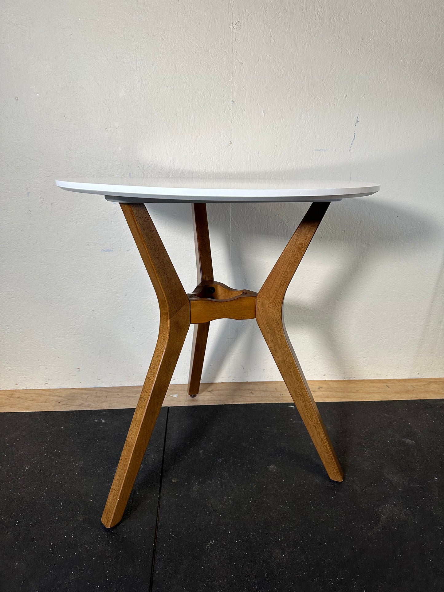 Mid Century Modern 28” Round Bistro Table