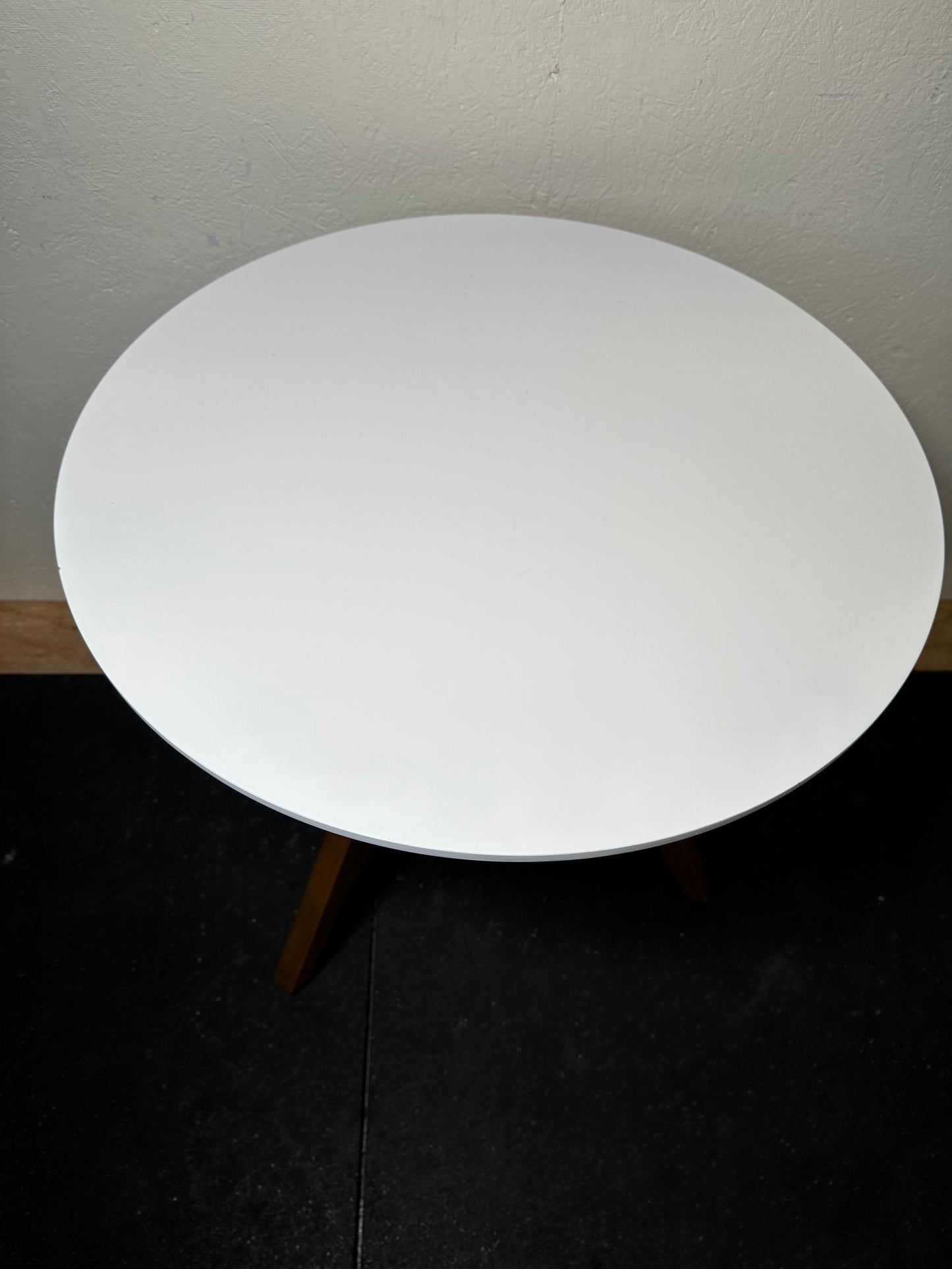 Mid Century Modern 28” Round Bistro Table