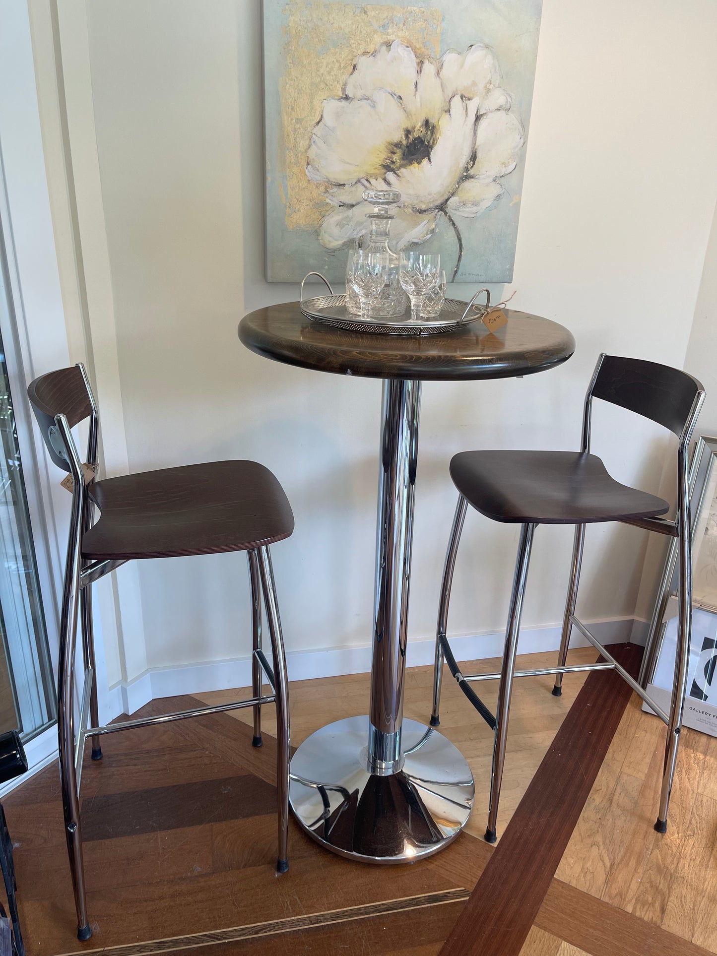 Toledo Nesting Bar Stools & Table